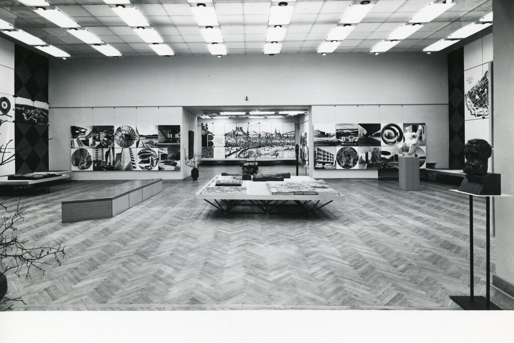 Proměny města. 25 vítězných let